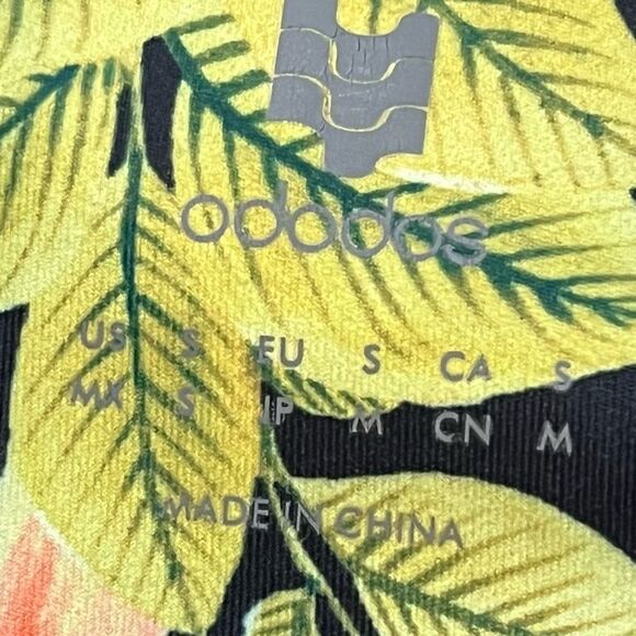 Ododos Floral Tropical Print Capri Leggings Size Medium - Picture 5 of 7